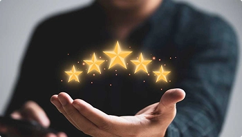 hand presenting five star rating symbolizing top rated car shipping service